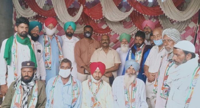 sham-84-makeenpur-akali-join-congress-mla-adia-welcomes
