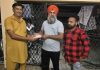 विजीलैंस के गुरदयाल को बस में मिला था लेडी पर्स, मालिक का पता कर लौटाया