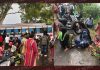 पेड़ में टकराई राजधानी की बस, 30 घायल, एक्टिवा सवार को लिया चपेट में, हुई मौत