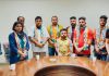 आप को झटका: रॉकी पाठक साथियों सहित कांग्रेस में शामिल, मंत्री अरोड़ा ने किया स्वागत