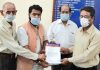 मां रूद्राणी जन सेवा सोसायटी ने तलवाड़ा कॉलेज को अपग्रेड करवाने के लिए प्रिंसिपल को सौंपा ज्ञापन