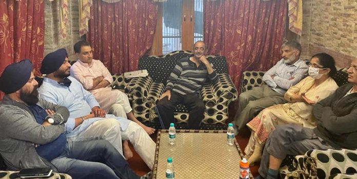 MP Ravneet Bittu meets terrorist