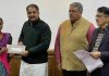 सिंगला ने लोक निर्माण विभाग में नव-नियुक्त 20 कर्मचारियों को सौंपे नियुक्ति पत्र