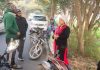 कार सवार हमलावरों ने महिला को हमला कर किया घायल