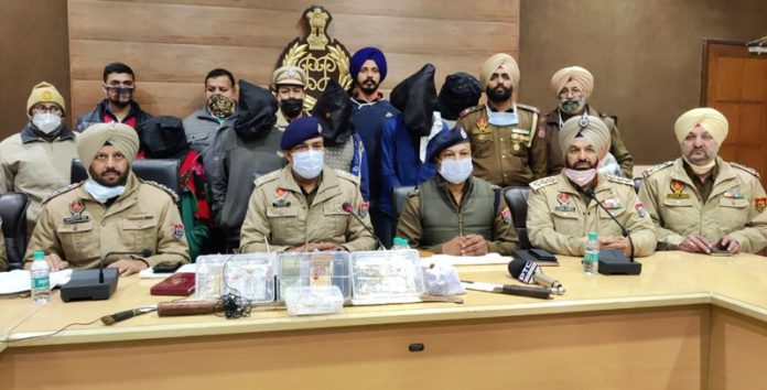 robbery gang arest in hoshiarpur
