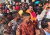 डा. राज कुमार के डोर-टू-डोर प्रचार ने धारा बड़ी रैली का रुप