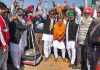 पट्टी वासियों ने डा. राज कुमार को सिक्कों से तोला