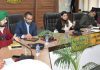 जि़ला निर्वाचन अधिकारी ने मतदान से पहले और बाद में किए जाने वाले प्रबंधों का लिया जायज़ा