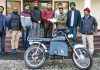 ਰਿਆਤ ਬਾਹਰਾ ਗਰੁੱਪ ਨੇ ਬਿਜਲੀ ਨਾਲ ਚਲਣ ਵਾਲੀ ਬਾਈਕ ਬਣਾਉਣ ਵਾਲੇ ਵਿਦਿਆਰਥੀਆਂ ਨੂੰ ਕੀਤਾ ਸਨਮਾਨਿਤ
