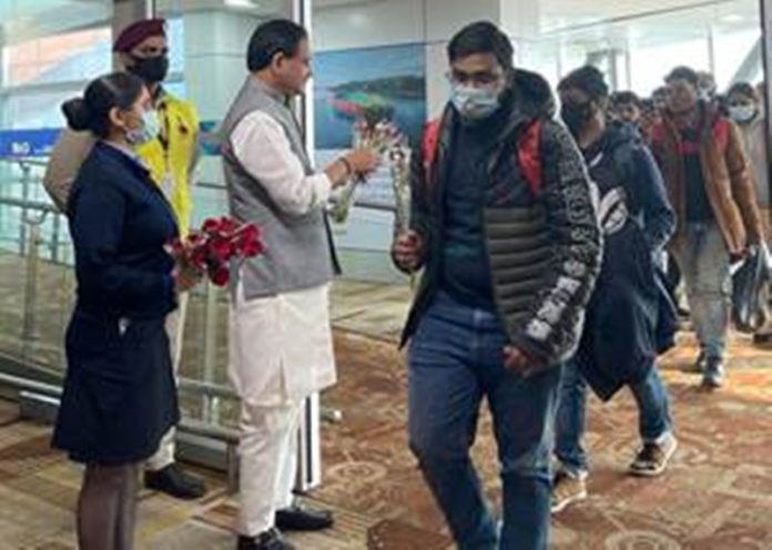 indian students returning to india