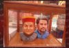 पश्चिम बंगाल के भाजपा समर्थकों ने पूर्व सीएम धूमल और अनुराग ठाकुर की शीशे में मढ़ी प्रतिमाएं की भेंट