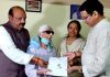 IMPRESSED FROM RAHUL GANDHI, OLD WOMEN GAVE HER Rs 50 LAKH SAVINGS TO HIM