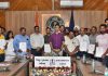 तनदेही के साथ ड्यूटी निभाने वाले 100 अधिकारी/कर्मचारी सम्मानित