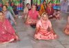 नेहरू युवा केंद्र ने सिखाया योग
