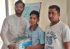 चैतन्य शर्मा ने 325 विद्यार्थियों को पाठ्य पुस्तकें की भेंट
