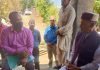धूमल ने जाना अग्निकांड पीड़ित रोशन का हाल प्रशासन से अधिकतम मदद का दिलाया भरोसा