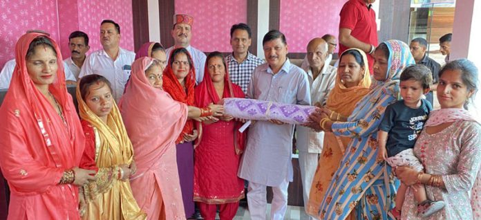 mahila-mandal-honor