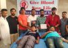 55वें रक्तदान कैंप में 56 युवाओं ने किया रक्तदान
