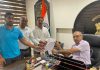 पार्षदों ने वार्डो में रुके हुए विकास कार्यो को जल्द शुरू करवाने संबंधी कमिश्नर और जिलाधीश को दिया मांग पत्र