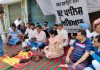 माता चिंतपूर्णी मार्ग बनवाने के लिए पार्षद अशोक मेहरा ने शुरू की बूट पॉलिश मुहिम