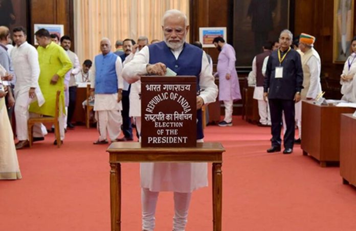 modi-votes-president
