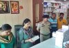 पुलिस ने बुधवार को होलसेल दवाईयों की दुकानों पर दी दबिश