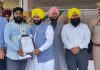 रक्तदानी अमनप्रीत सिंह सम्मानित, जिला स्तरीय समारोह में मिला सम्मान