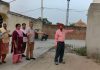 एनआरआई ने गली मे कब्जा कर बनाए शौचालय को हटाने की जिला प्रशासन से की मांग