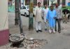 वार्ड नं 37 नई आबादी में खुला गहरा चैम्बर दुर्घटनाओं को दे रहा निमंत्रण: धीर