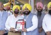 ਸਮਾਜ ਸੇਵਾ ਦੇ ਖੇਤਰ ਵਿੱਚ ਪਾਏ ਵੱਡਮੁੱਲਾ ਯੋਗਦਾਨ ਲਈ ਪ੍ਰੋ. ਬਹਾਦਰ ਸੁਨੇਤ ਨੂੰ ਕੀਤਾ ਸਨਮਾਨਿਤ