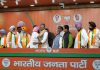 कैप्टन अमरिंदर पूर्व सांसदों, विधायकों के साथ बीजेपी में शामिल