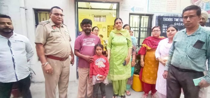 nandini-founded-model-town-police-and-handover-to-parents-hoshiarpur-punjab