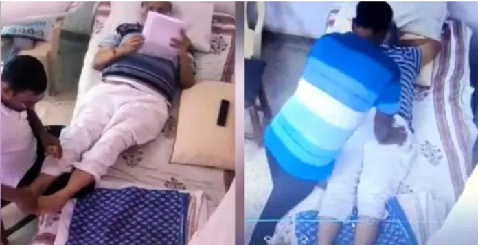 Satyender jain getting massage in tihar jail