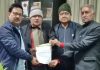जिला संघर्ष कमेटी ने कमिशनर संदीप तिवाड़ी को मुख्यमंत्री के नाम दिया ज्ञापन