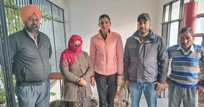 women-agent-arrested-by-vijilence-punjab