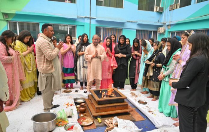 blessings-ceremony-at-gems-school-hoshiarpur
