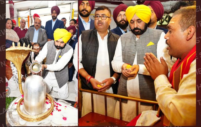 cm-mann-at-devi-talab-madir-jalandhar