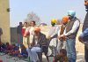 विधान सभा स्पीकर ने प्राइमरी स्कूल में मिड डे मील की चैकिंग की, बच्चों के साथ बैठकर खाना खाया