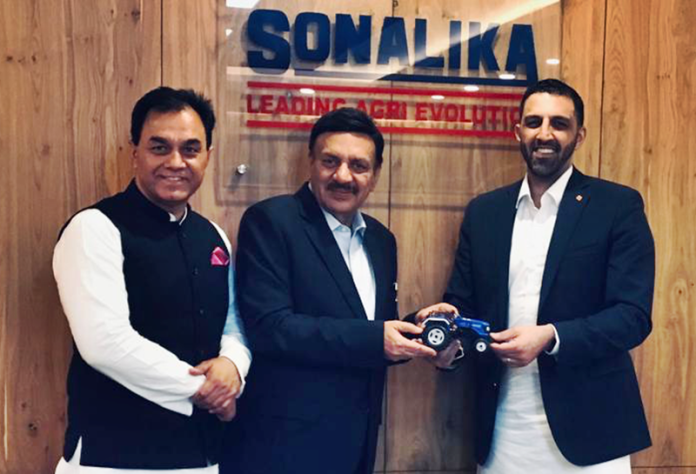 sonalika-amrit-sagar-mittal-and-dr-raj-met-to-canada-mp-chahal-at-sonalika-hoshiarpur-punjab