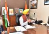 ‘किसान मित्र’ किसानों को नरमा और बासमती उगाने के लिए उत्साहित करें: धालीवाल