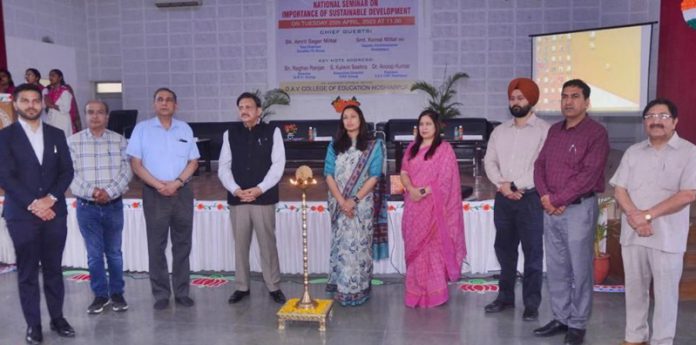 national-level-seminar-at-dav-bed-college-hoshiarpur