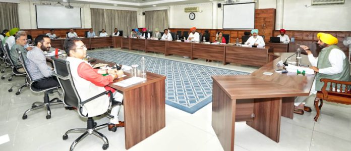 CABINET LED BY CM