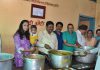 डिप्टी कमिश्नर ने सांझी रसोई में मनाया बेटे अव्यांश का पहला जन्मदिन