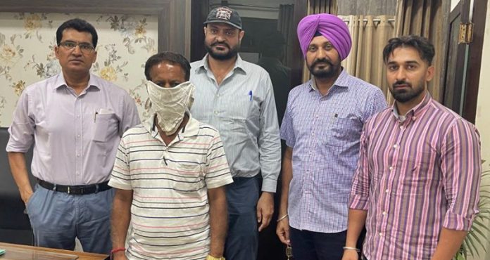 patwari-jaspal-arrested-posted--at-mahilpur-tehsile-hoshiarpur-punjab
