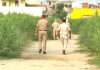 फरार अपराधियों की तलाश में भंगी चोअ में पुलिस का सर्च आप्रेशन जारी