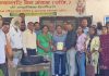 वैद्य मंडल ने वैद्य गुरदयाल को डिस्पेंसरी में सहयोग करने के लिए किया सम्मानित