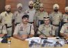 पुलिस ने पैट्रोल पंप लूटने व फिरौती मांगने वाले लुटेरा गिरोह के तीन सदस्य किए काबू, हथियार व कार बरामद