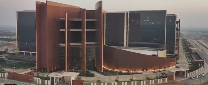 pm celebrates largest diamond bourse