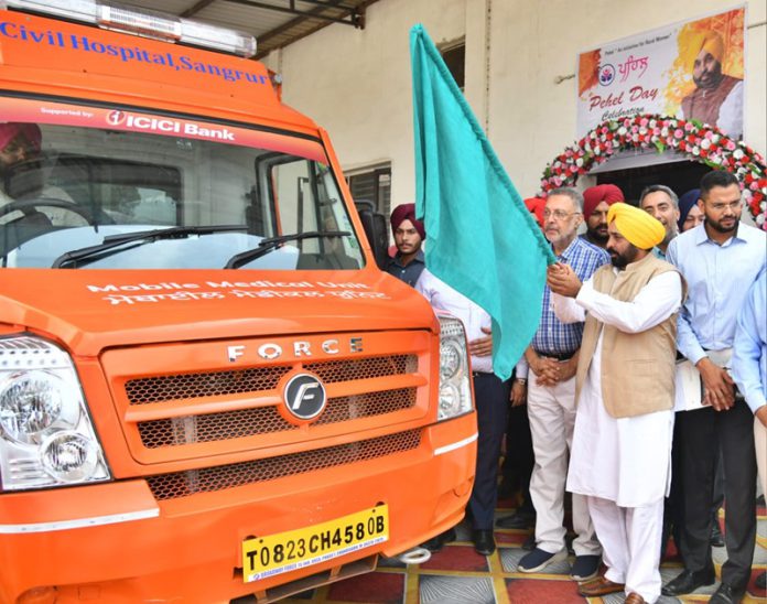CM FLAGS OFF MOBILE VAN
