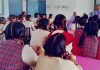 स्वास्थ्य केंद्र भूंगा ने ढोलवाहा स्कूल में विद्यार्थियों को आई फ्लू के बारे में दी जानकारी